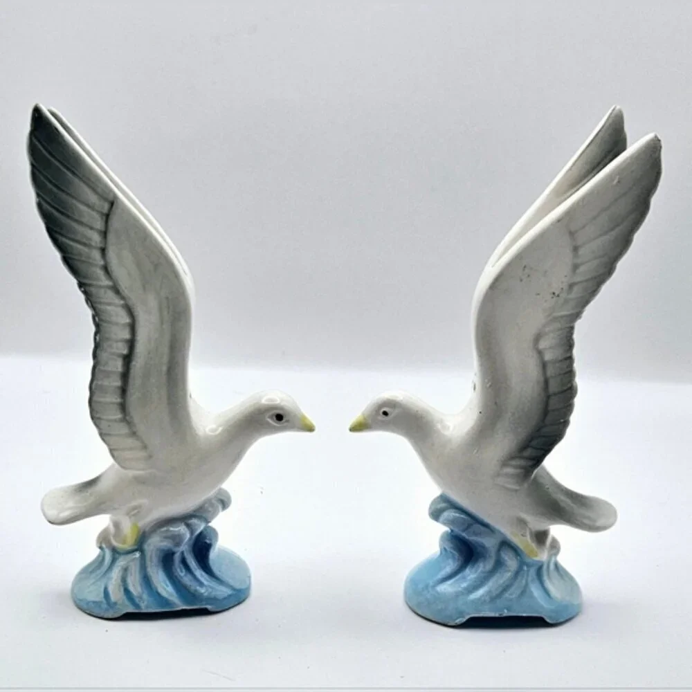 Vintage Nanco Japan Flying Seagull Salt and Pepper Shakers Ceramic Set